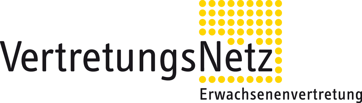 Eine Frau reicht einen Informationsflyer zur Entschädigungsvertretung über den Tisch.